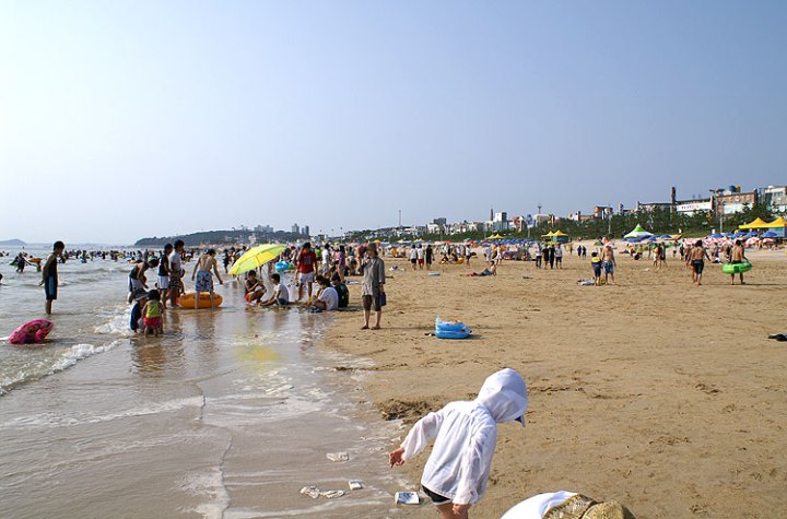 daecheon Beach (photo from www.lifeinkorea.com)